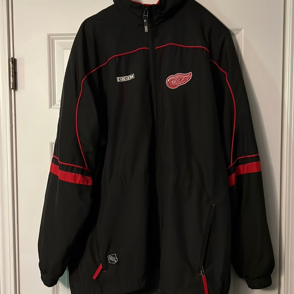 Detroit Red Wings zip up jacket